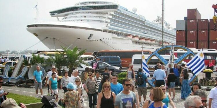 Pese al covid-19, Uruguay reabre el turismo con la Unión Europea