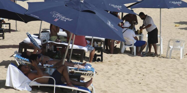 Dan empresarios, hoteleros y restauranteros su voto de confianza al nuevo secretario de Turismo