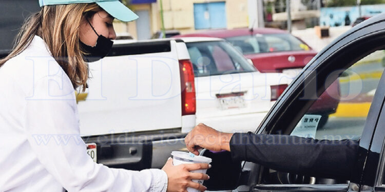 De a poquito juntan para sus misiones