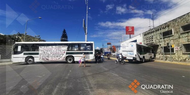 Desquician grupos de presión el tránsito en la ciudad de Oaxaca