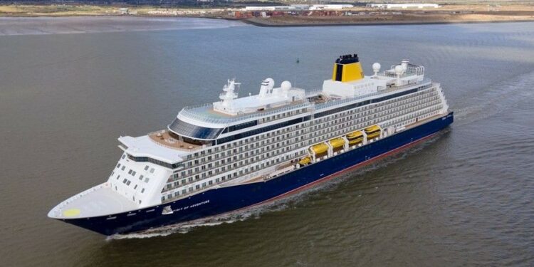 Dos cruceros de lujo visitarán este mes el Puerto de Santander