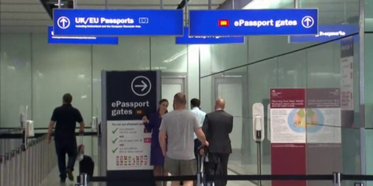 El DNI deja de ser válido para viajar a Reino Unido a partir de hoy