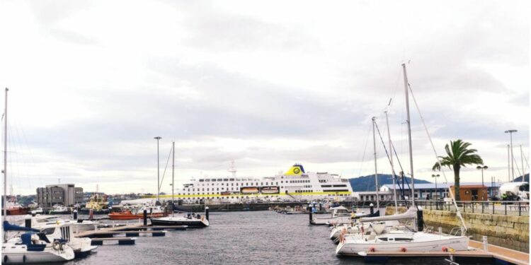 El 'MS Hamburg' zarpará este mediodía de Ferrol cerrando la temporada de cruceros