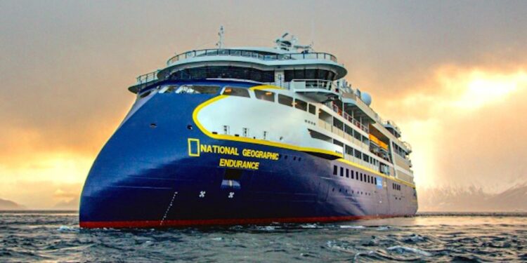 Será el 7 de noviembre: El Nat Geo Endurance será el primer crucero antártico que arribará a Ushuaia