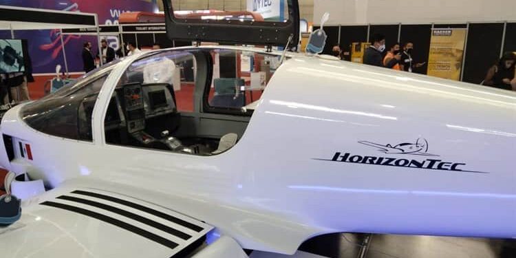 El avión guanajuatense que entró a la Feria de Hannover en Poliforum León
