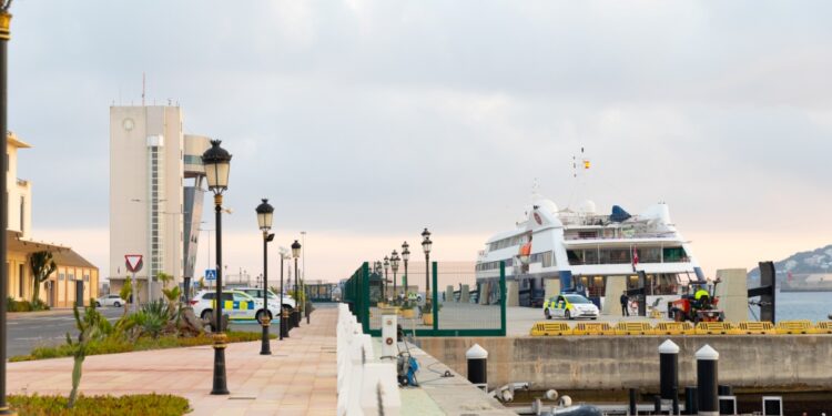 El crucero ‘Clio’ realiza su tercera escala en Ceuta