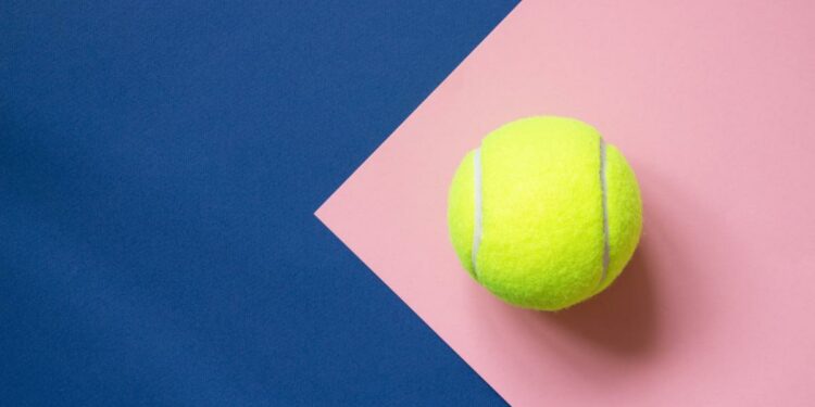 El curioso motivo por el que deberías llevar una pelota de tenis cuando viajes | Life