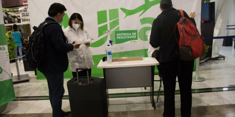 En plena pandemia gobiernos derrocharon en sueldos, viajes y eventos; meten tijera a salud y justicia