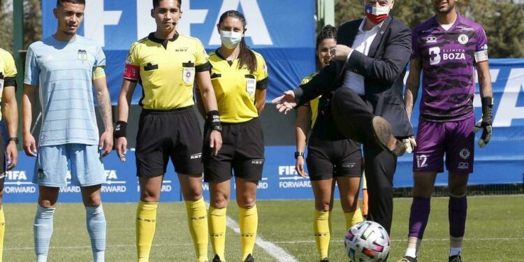 "Es imprescindible" revisar el calendario del fútbol mundial, dice Infantino