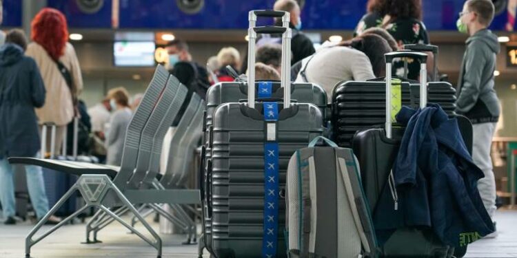 España : Se ha levantado la restricción temporal de viajes no imprescindibles en España | Internacionales
