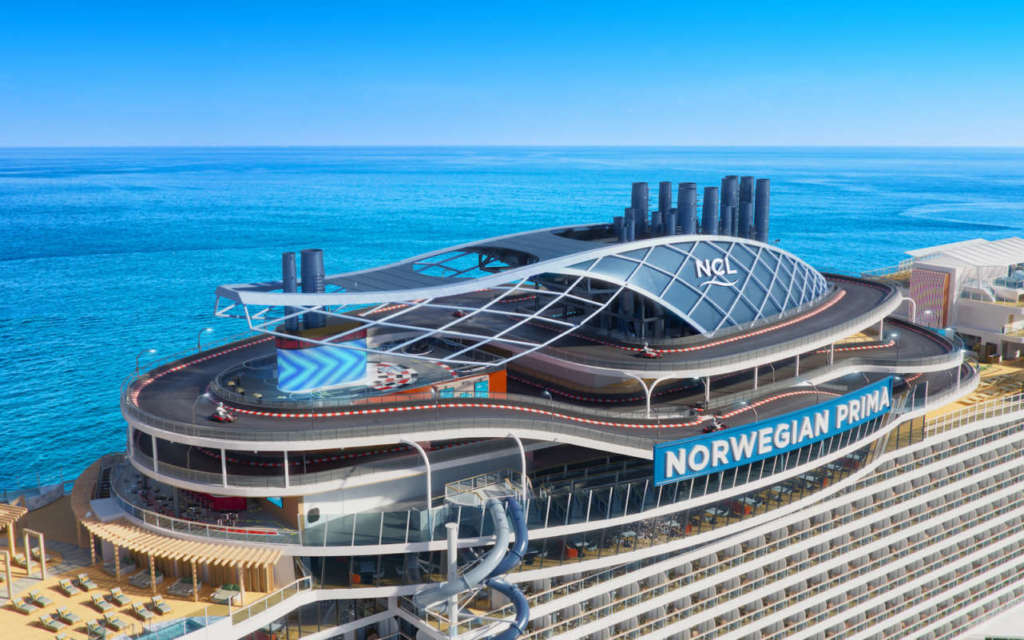 Además de dejar los barcos en tierra, la pandemia afectó también a la industria de los cruceros desde los astilleros, paralizando la construcción de muchos de los nuevos buques y retrasando entregas. ¿La consecuencia? 2022 estará plagado de estrenos que van desde el nuevo buque más grande del mundo, el gigantesco Wonder of the Seas, al estiloso Norwegian Prima y su elegancia nórdica, pasando por la magia del Disney Wish y el diseño futurista del MSC World Europa.