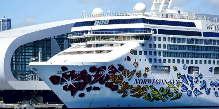 Extiende EU medidas sanitarias en cruceros