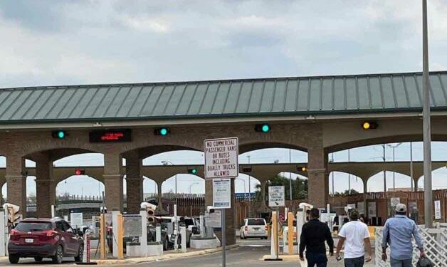 Extienden restricciones de viajes no esenciales
