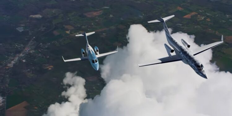 Honda Aircraft Company presentó una versión alargada del HondaJet en la NBAA-BACE