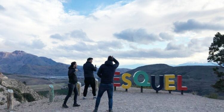 Influencers destacan los atractivos, tips de viaje y servicios de Esquel