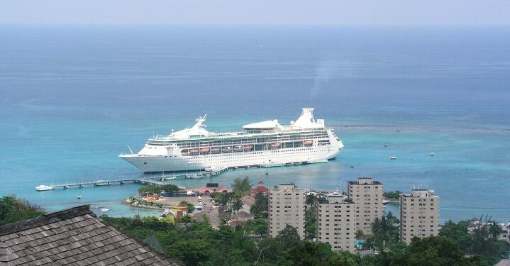 Jamaica fija diciembre como fecha de completa reactivación de cruceros
