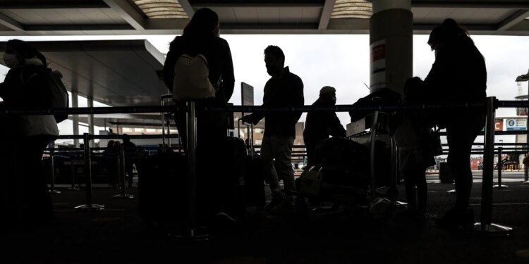 La UE recomienda reabrir los viajes desde Argentina, Colombia y Perú