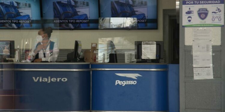 La persecución de migrantes de Haití en las centrales de autobuses