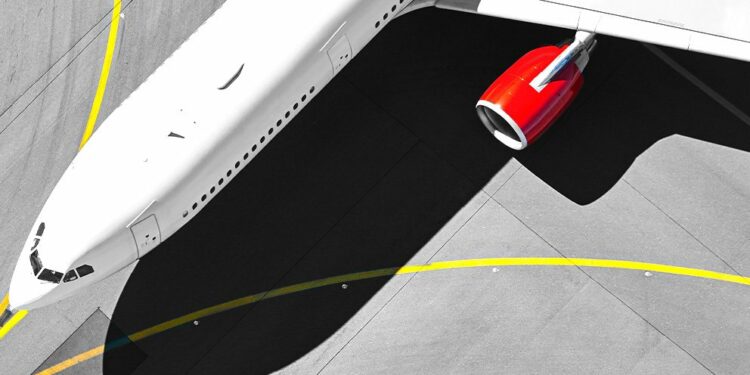 Las agencias de viajes claman contra el pacto entre la CE y las aerolíneas: "Llega mal y tarde"