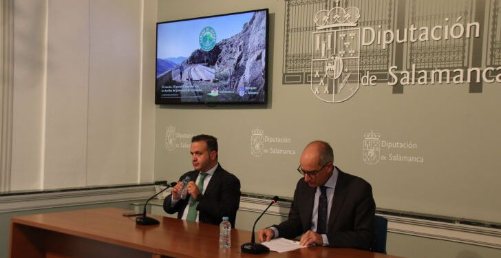 El diputado Javier García Hidalgo y el presidente de La Salina, Javier Iglesias