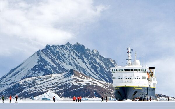 Lindblad Expeditions anuncia programa educativo en viajes a la Antártida