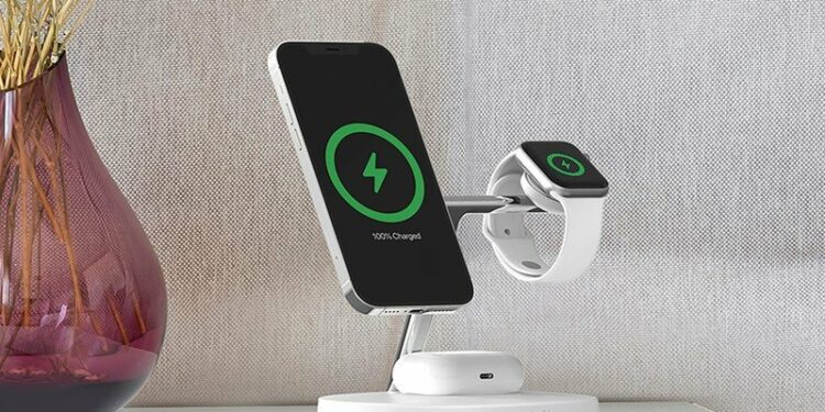 Cargador Belkin Wiz009ttwh 3 en 1 con Magsafe Lifestyle