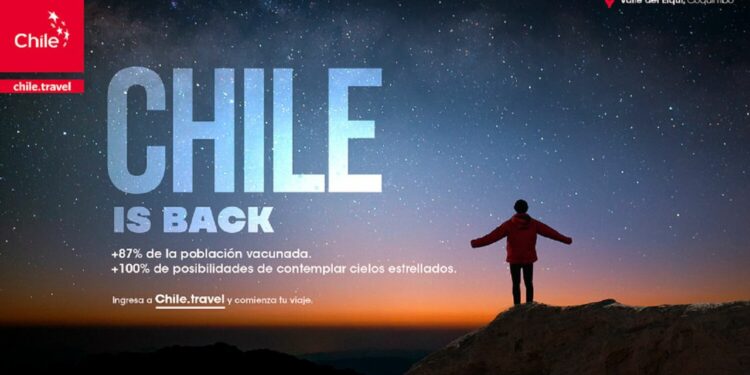 Los viajeros vacunados y presentando un PCR negativo realizado en el país podrán entrar a Chile
