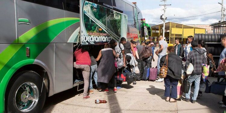 Los viajes y bailes de promoción están permitidos en Arequipa | EDICION