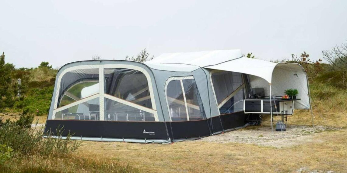 Minicaravanas.com pone a la venta el remolque tienda Camp-let Passion para viajar de forma segura y cómoda