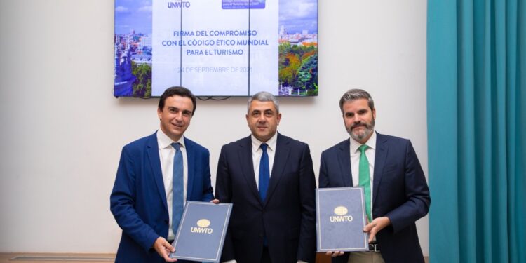 Palladium Hotel Group firma Código Ético Mundial para el Turismo - Noticias de turismo