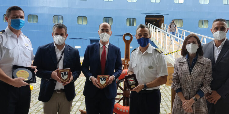 Pérez y Cía consigna la escala inaugural del crucero Borealis en el puerto de Vigo