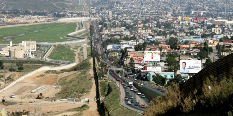 Podría generar más de 240 millones de dólares de derrama económica para México reanudación de viajes en frontera con EEUU