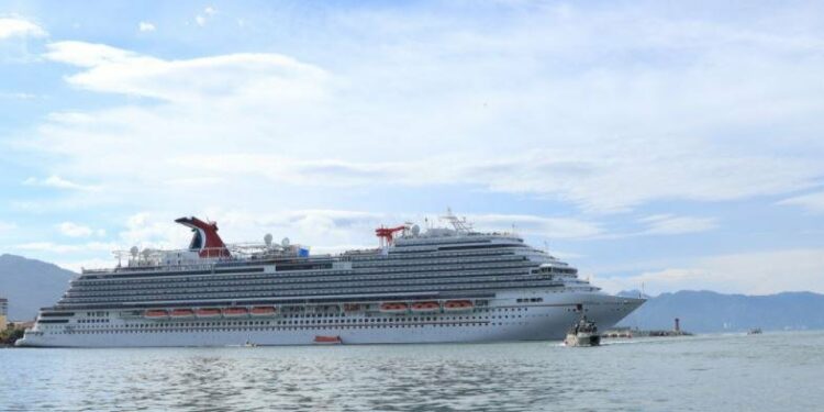 Por Huracán Pamela, crucero Carnival Panorama pernocta en Vallarta