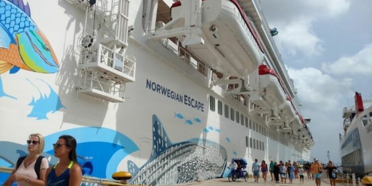 Repunta arribo de cruceros a Cozumel; recibirán 16 hoteles flotantes esta semana