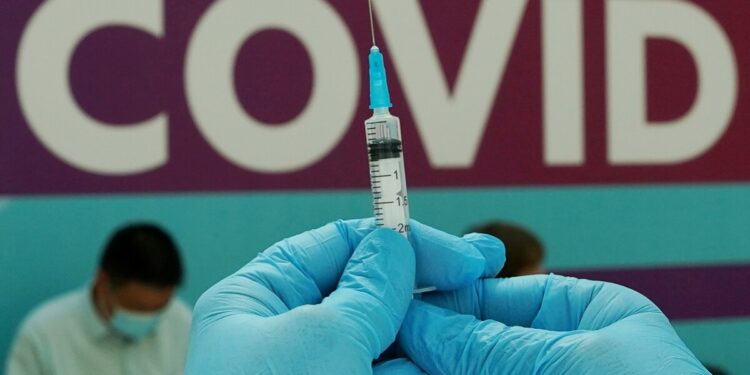 Rusia recomienda vacuna Sputnik Light como refuerzo