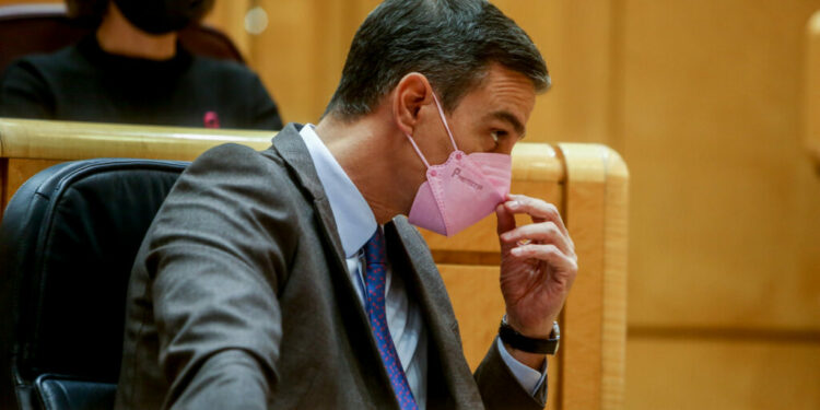 Sánchez oculta el coste de los cuatro viajes que hizo en sus vacaciones pandémicas de 2020