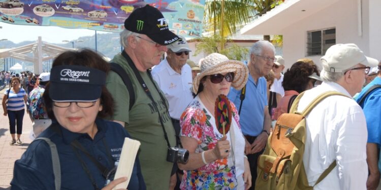 Se mantienen gestiones para reactivar turismo de cruceros
