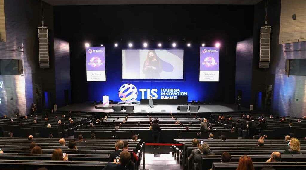 Acto de inauguración del congreso Tourism Innovation Summit (TIS 2020) en Sevilla.