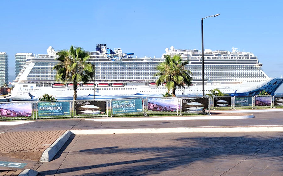 Siguen llegando turistas en crucero a Puerto Vallarta