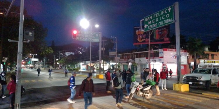 Sindicato 3 de Marzo bloquea cruceros de la capital por segundo día consecutivo