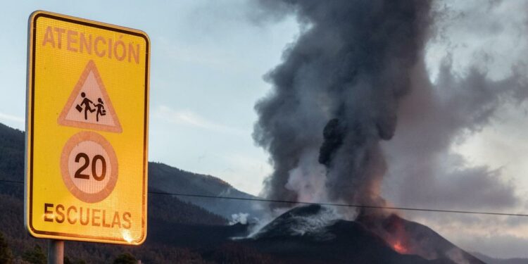 Sismólogo explica que la sismicidad eruptiva es "un poco peculiar" en Canarias