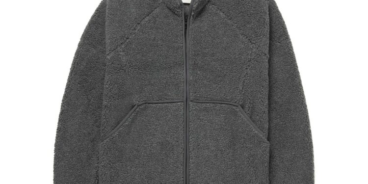 Fleece Folk gris en fondo blanco