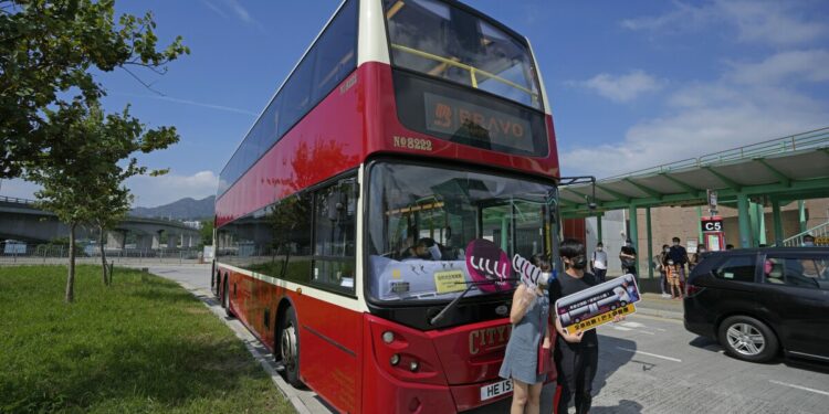 Tour en autobús en Hong Kong alienta siestas