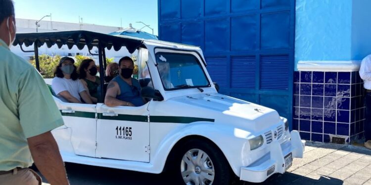 Turismo naviero pone en movimiento al transporte público