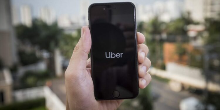 Uber donará descuentos en viajes para vacunarse contra COVID-19