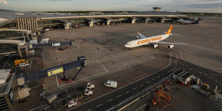 Venezuela prorroga la restricción a los vuelos internacionales con seis excepciones