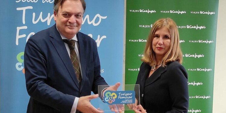 Viajes El Corte Inglés recibe el Sello de Turismo Familiar como agencia recomendada para la gestión de ocio en familia