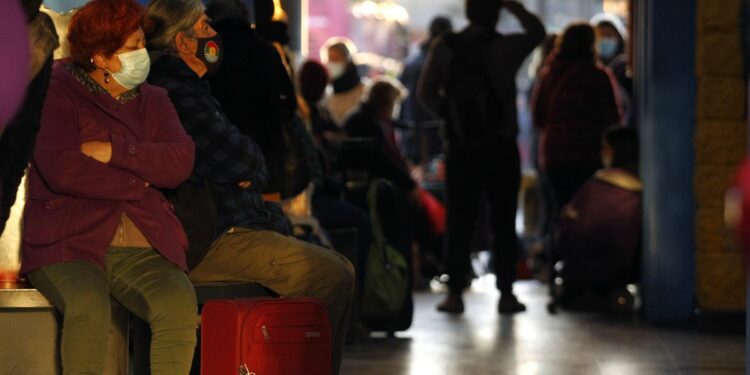 Viajes interregionales en Fase 3: en qué casos es necesario el pase de movilidad, permisos y restricciones