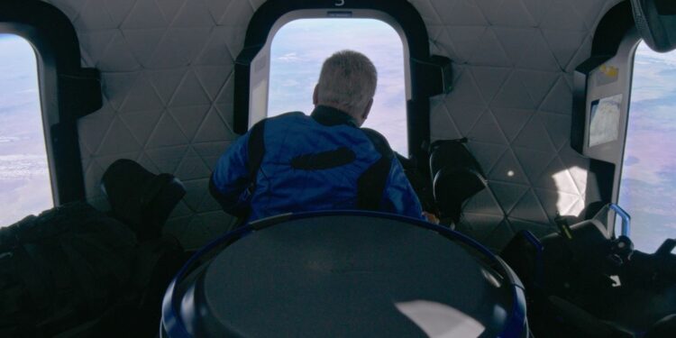 mira cómo William Shatner se emociona durante los viajes espaciales