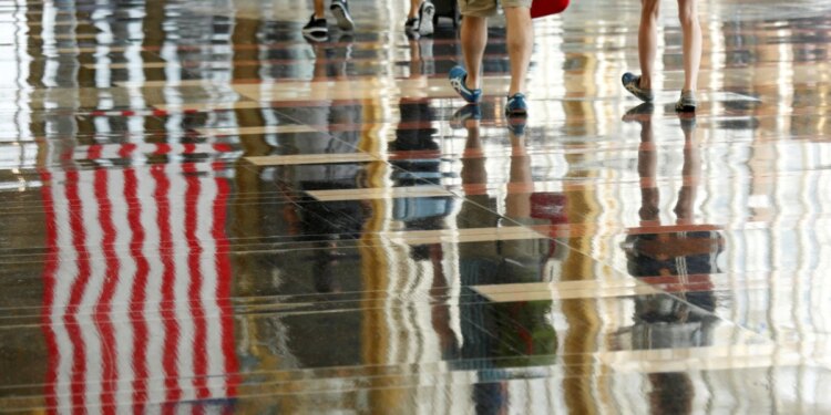 ¿Cuáles son los nuevos requisitos de vacunación para extranjeros que viajen a EE.UU.?